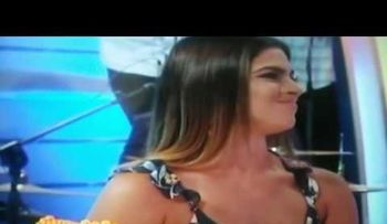 "Tiras puyas, tiras puyas", entre presentadoras Isaura Taveras y Anier Barros
