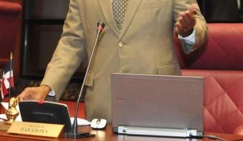 Senador  Eddy Mateo "El Suroeste de júbilo por sometimiento de préstamo para Monte Grande"