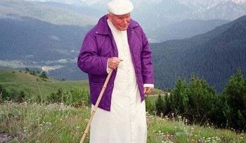 Sólo falta que el papa Francisco apruebe declarar santo a Juan Pablo II