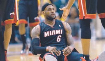 LeBron James será baja al menos por dos semanas por sus lesiones