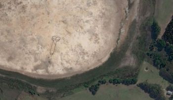 Dibujó un pene tan grande que se ve desde el espacio