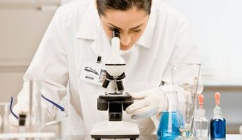 Investigadores colombianos hallan vínculo entre la terapia hormonal y el lupus