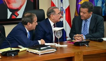 Leonel Fernández y Danilo Medina encabezan reunión de esta noche del CP del PLD
