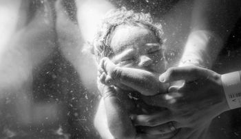 Estas son las impactantes imágenes ganadoras del Concurso de Fotografía de Partos 2016 