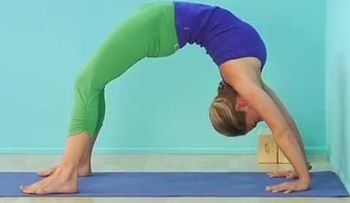 Solo 6 movimientos para levantar el pecho. Nada de cirugía ni remedios (VIDEO)