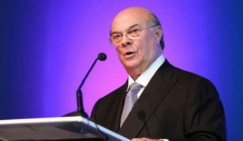Hipólito apoyará lucha por lograr mayor equilibrio democrático en el país y el PRD