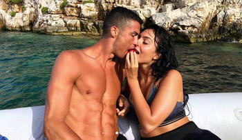  Cristiano Ronaldo y Georgina Rodríguez, olvidando el Mundial, y qué manera