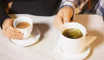 El té y el café dos de las bebidas más consumidas después del agua, y están llenas de antioxidantes