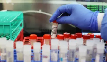 La variante ómicron ya está en casi 60 países, pero con casos leves