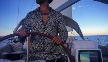 Alejandro Fernández alborota las redes sociales con su nuevo look 