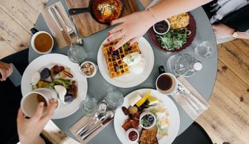 5 errores comunes que impiden bajar de peso. ¡Chau, dietas! 