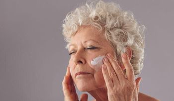 Pieles maduras: rutina de belleza diaria para el verano