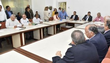 Se aleja alza salarial para empleados privados; posponen por 15 días reunión CNS 