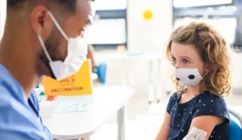 EE.UU. aplaza decisión de vacunar contra COVID a niños menores de 5 años