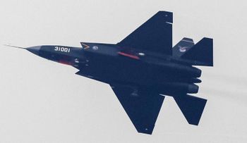 China deja ver un material que puede invisibilizar a sus aviones