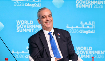 Abinader regresa al país tras visita a Emiratos Árabes Unidos