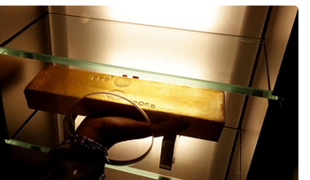 Bancos centrales aumentan reservas de oro ante desconfianza del dólar