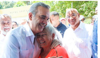 Abinader almorzará este sábado con militares en el Ministerio de Defensa