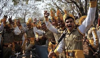 En la India: Policía propone "si no puedes evitar una violación, disfrútala"