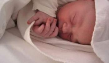Fiscalía del DN entrega a CONANI niña abandonada en Hospital Infantil