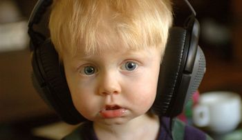 Por qué tu cerebro necesita escuchar música