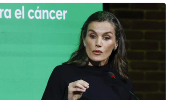 La reina llama a humanizar el cáncer con empatía y acciones