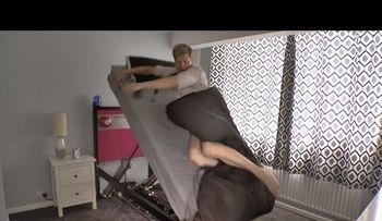 Inventan una cama despertadora (VIDEO)