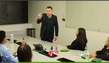 Aspirante a diputado de Ultramar por la FP insta a dominicanos a obtener cédula nueva para poder votar en 2024