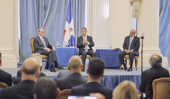 Leonel pone a circular en Washington, libro sobre Juan Bosch y John Bartlow Martin