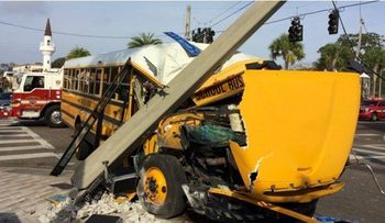 Varios dominicanos en el grupo de 20 heridos, en accidente de autobús en El Bronx