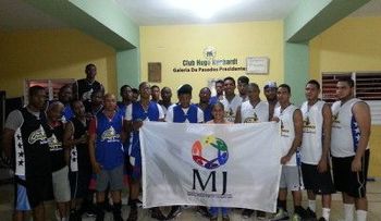 Dirección provincial del Ministerio de la Juventud realiza marcha contra cáncer mama