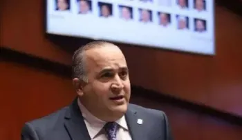 Surge la gran interrogante si Victoria Yeb renunciará de su cargo, tras confirmarse que se benefició de 14 contratos siendo senador