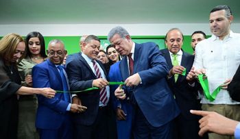 Leonel Fernández inaugura "la Casa del Pueblo Gustavo Rodríguez en Nueva York"