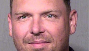 Apresan hombre por abusar contra su gato en Arizona