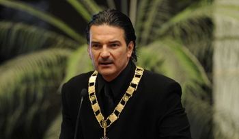 Arjona crea álbum tras huir de golpes emocionales