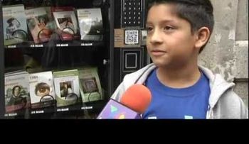 La máquina expendedora que entrega libros en lugar de dulces