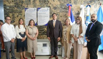 Salud Pública entrega moderno equipo para detectar tuberculosis en hospital de La Vega