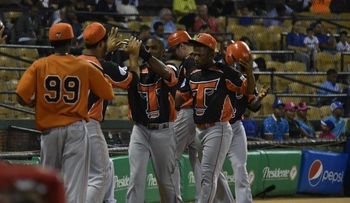 Los Toros vencen 2-1 a los Leones, y siguen con vida; Tigres derrotan 2-1 a las Aguilas 