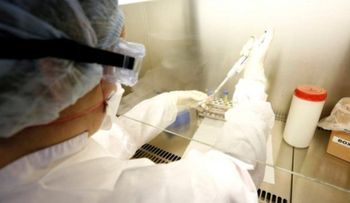 Empresa ofrece 4 mil euros a voluntarios que se dejen contagiar de un tipo de coronavirus