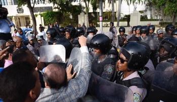 Jhonny Ventura fue quien gestionó permiso ADN para instalar carpas frente al Congreso 