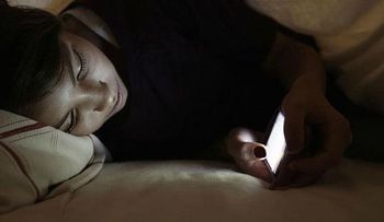 Ojo!. Usar tu smartphone puede provocarte ceguera temporal