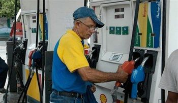 Precios de combustibles se mantendrán invariables