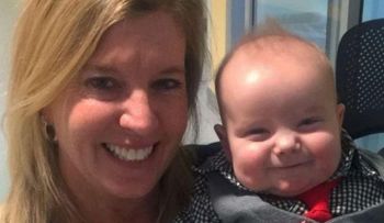 Una enfermera adoptó a un bebé que cuidó en Terapia Intensiva