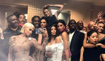 Las selfies prohibidas de las celebridades en la gala del MET