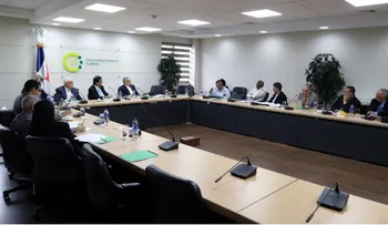 Sector social se retira de discusiones del Pacto Eléctrico