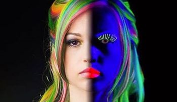 Puede hacer realidad el sueño de que tu cabello brille en la oscuridad 