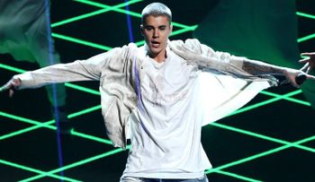 Fanáticos de Justin Bieber le ruegan que cancele su gira por Gran Bretaña