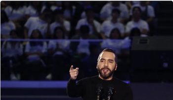 Bukele nombra a militar como ministra de Educación