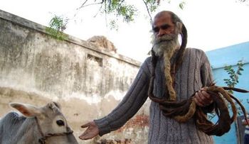 Hombre que no se ducha en 60 años dice que lo hace por motivos de salud