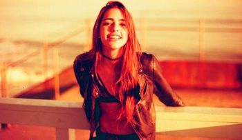El desnudo de la hija de Carlos Vives que desató críticas por su delgadez